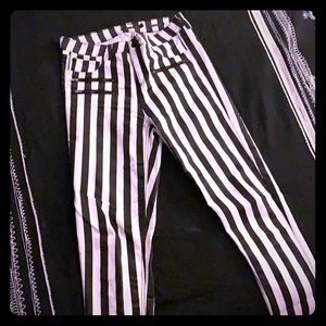 Hot Topic Black and White skinny jeans